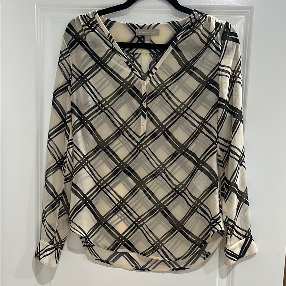 Banana Republic Tan and Black Long Sleeve Buttoned Blouse